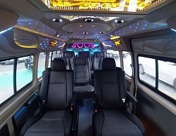 ภายในรถตู้vip 8 ที่นั่ง